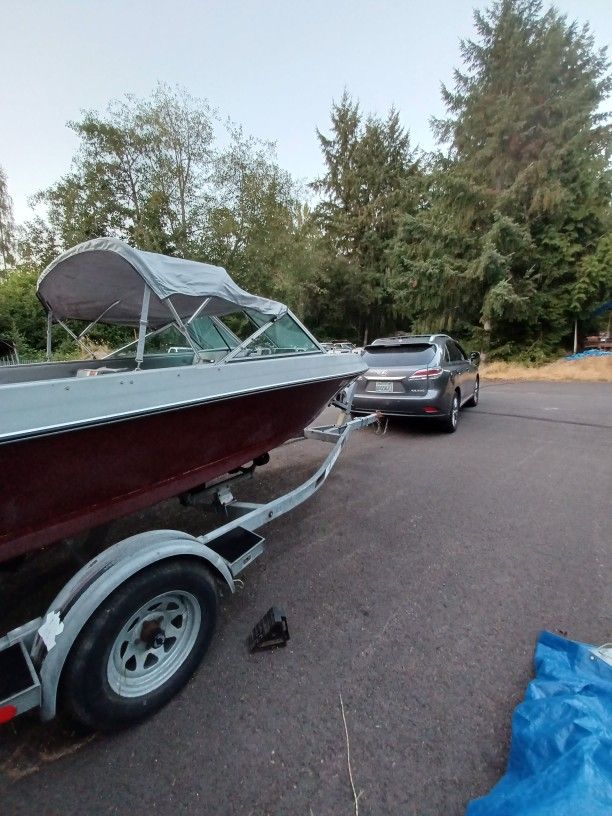 1984 SKP V160 Boat With Galvanized Trailer