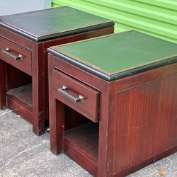 Matching Set of 2 Wood Nightstands / End Tables