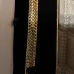 Solid 18k Wide Heavy Bracket 8” 37.93 Grams 