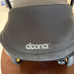 Doona Car Seat with 2 Bases 