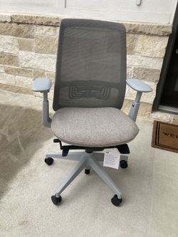 Soji - Professional Office Chair 