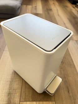 Kohler 2.5 Gallon Slim Step Trash Can