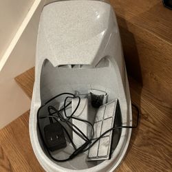 Cat water fountain 