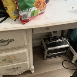 Small Desk Dresser
