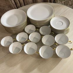  Gold Trim Dinnerware Set
