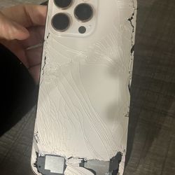 iPhone 16 Pro Max Unlocked Read Description 