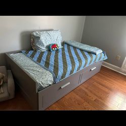 Daybed, Sofa Bed, Or Full Size Bed 