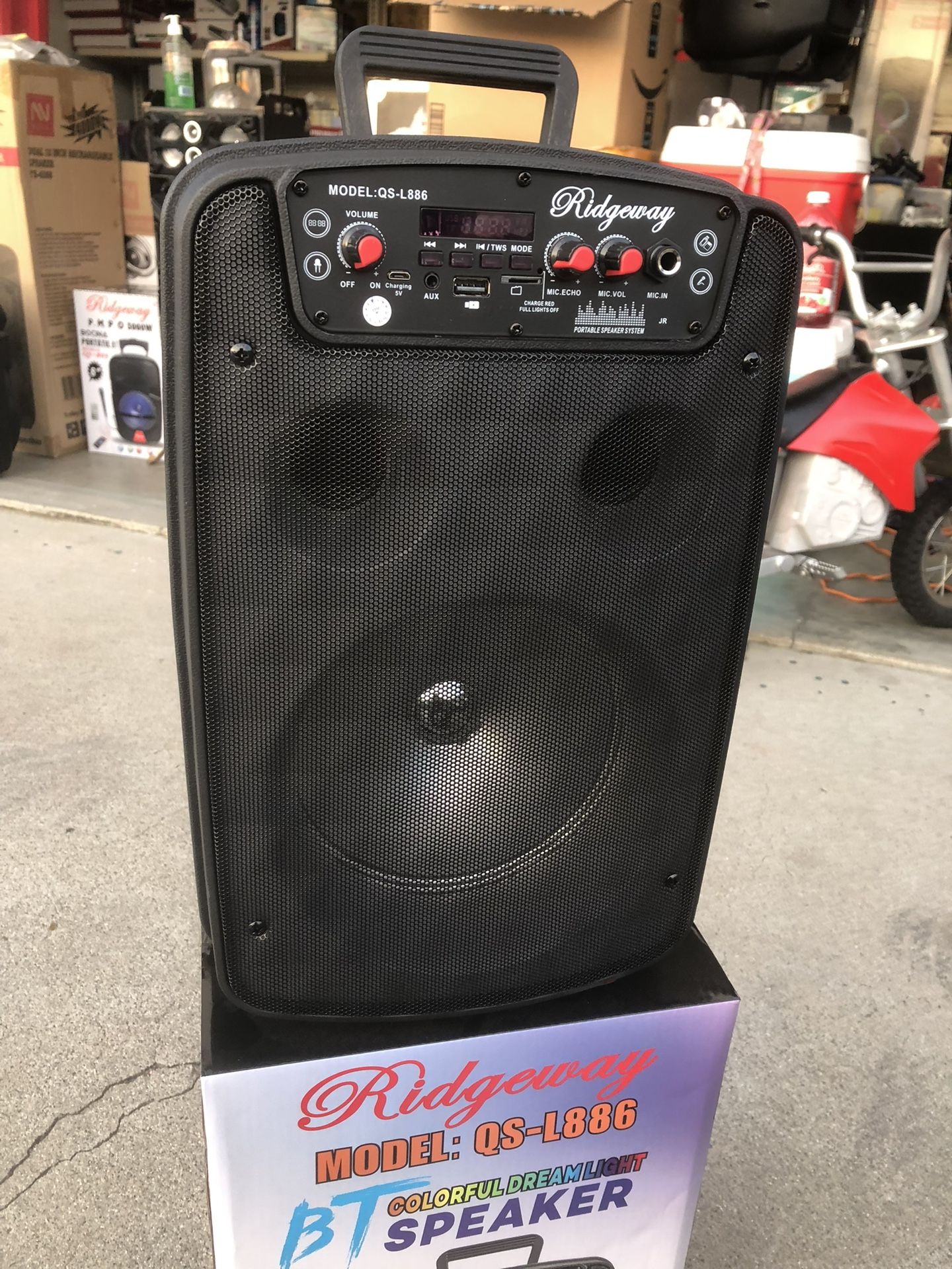 Eight Inch Rechargeable Bluetooth Speaker/aux/fm/USB And SD Port/brand New!!