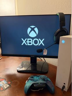 Xbox Series S Full Gaming Setup- Monitor. Controller , headset
