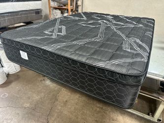 Mattress Black series Queen sizes 🛏️ Euro Pillow Top 12” medium firm 🆕  In Plastic   ➡️Mattress only $199  ➡️Mattress with box spring $260  🚚Delive
