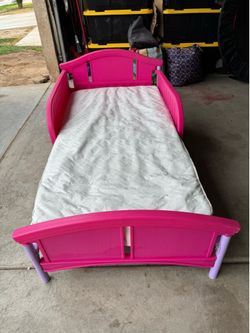Girl toddler bed