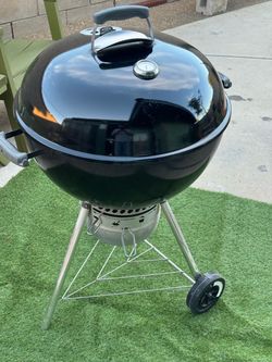Weber Kettle Charcoal Grill