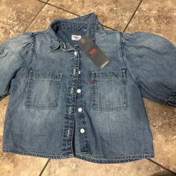 Girls new with tags Levi’s Shirt 4/5 (Xs) 