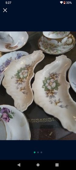 2 Beautiful Vintage Dishes Great For Xmas Present 