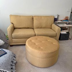 Lazy Boy Couch W/ Pull Out Bed And Ottoman 