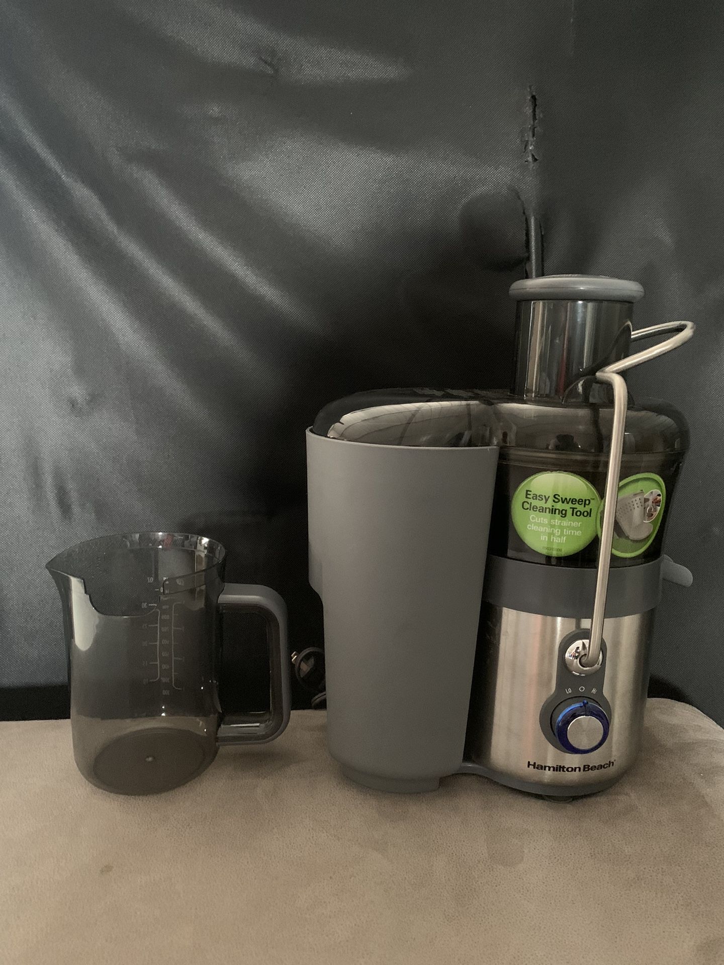 Hamilton Beach 67850 Easy Clean Big Mouth 2-speed Juice Extractor