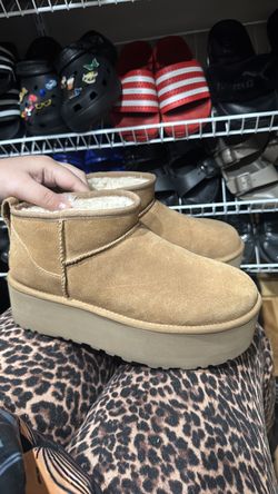 Ugg platform Suede Tan