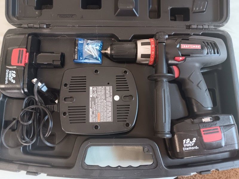 Craftsman 19.2 Cordless Drill Set W/Battery, Battery Charger, Bits
