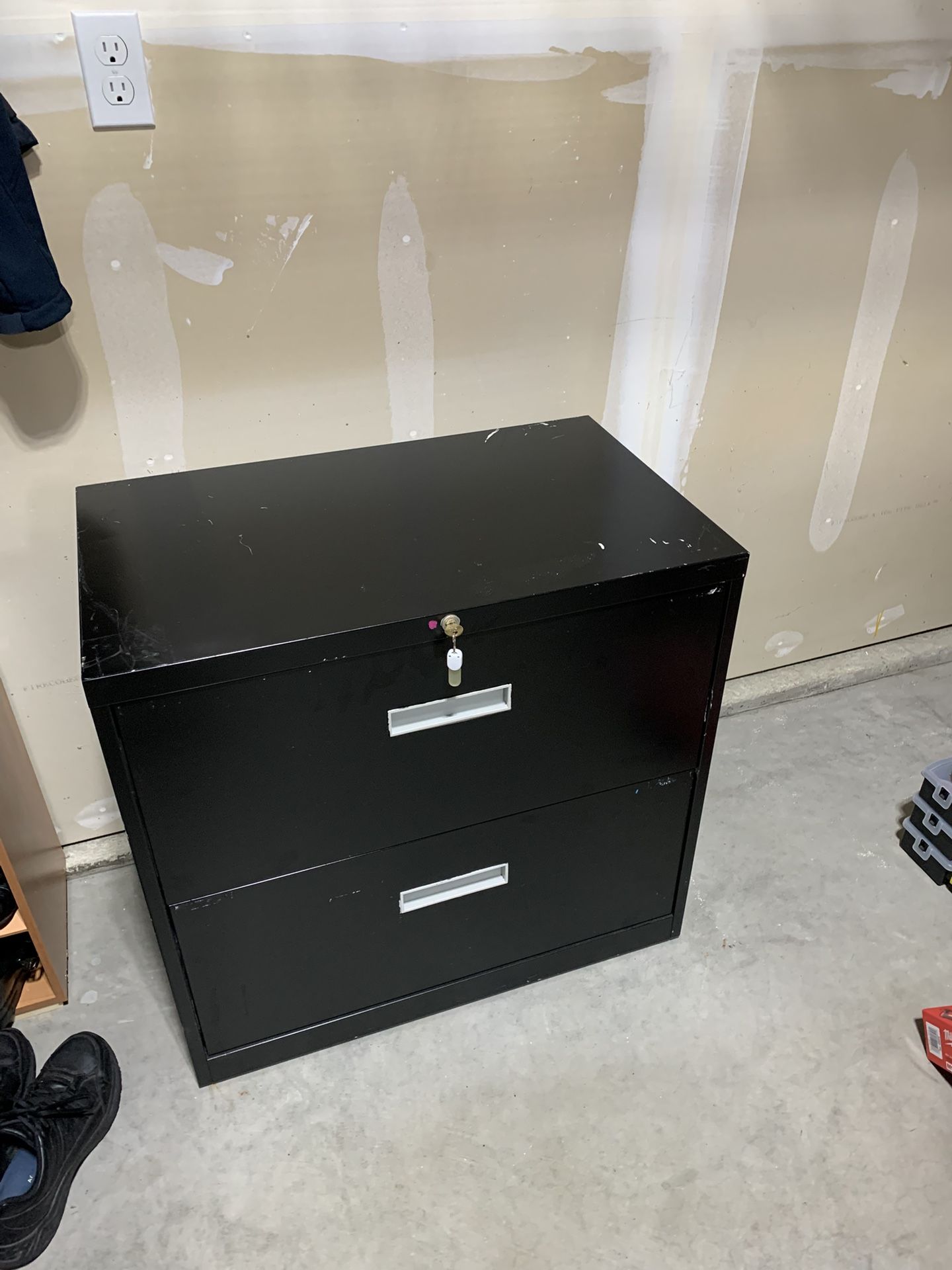 Locking Filing Cabinet