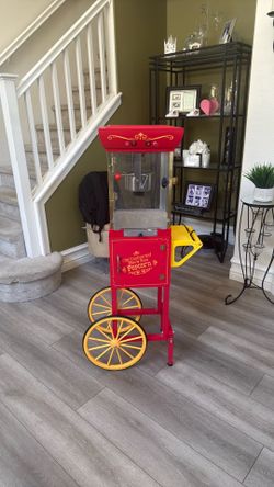 Old Fashion Popcorn Machine