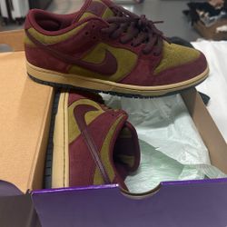 Nike Sb Burgundy Crush 