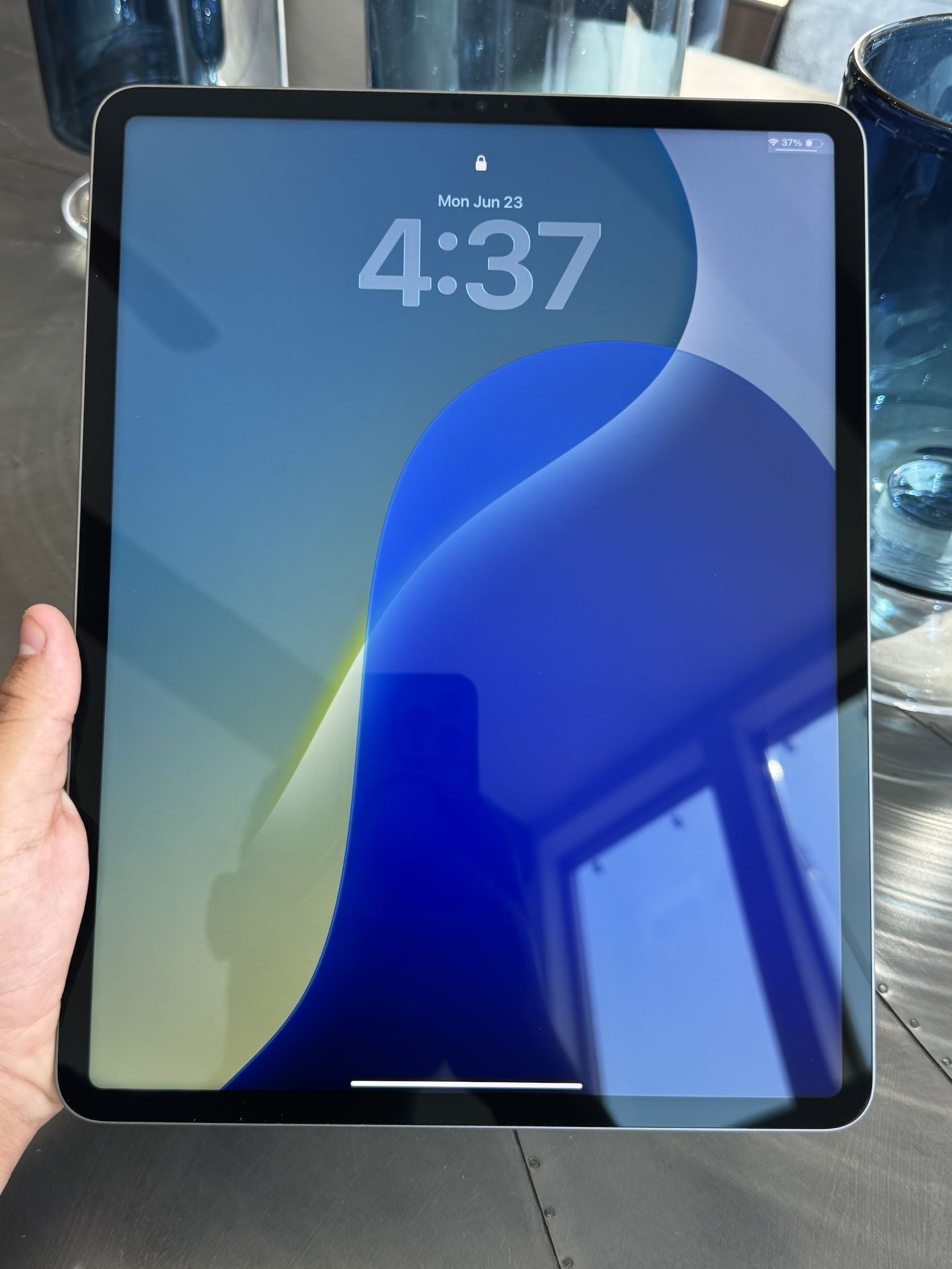 iPad pro 12.9 5th Gen 256GB
