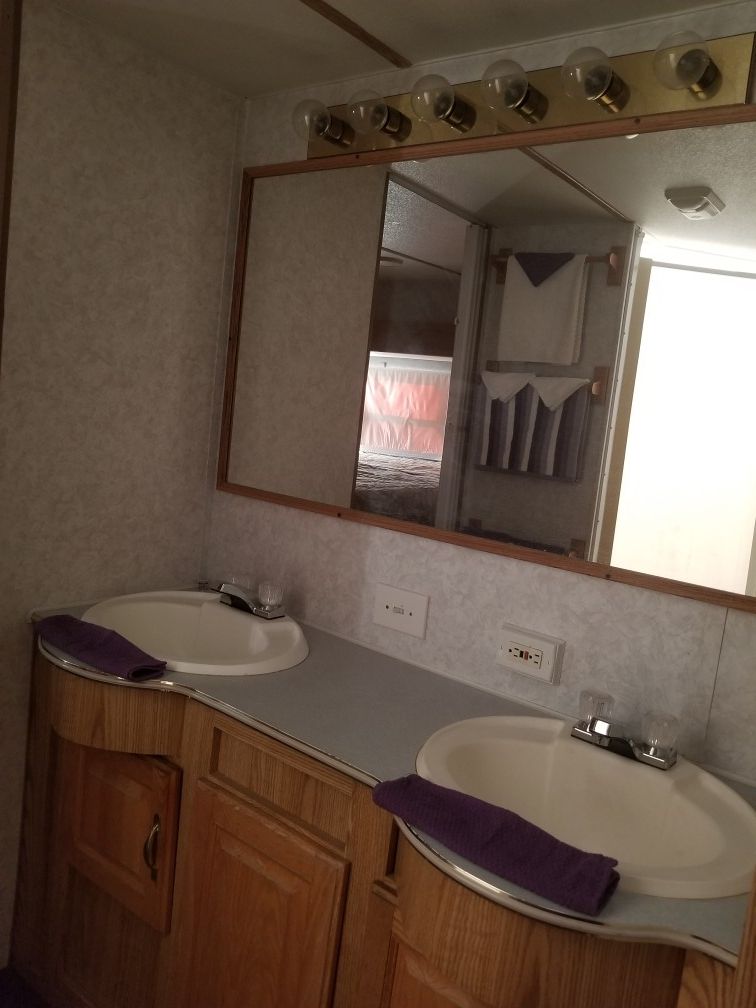 2002 Tahoe 5th wheeler