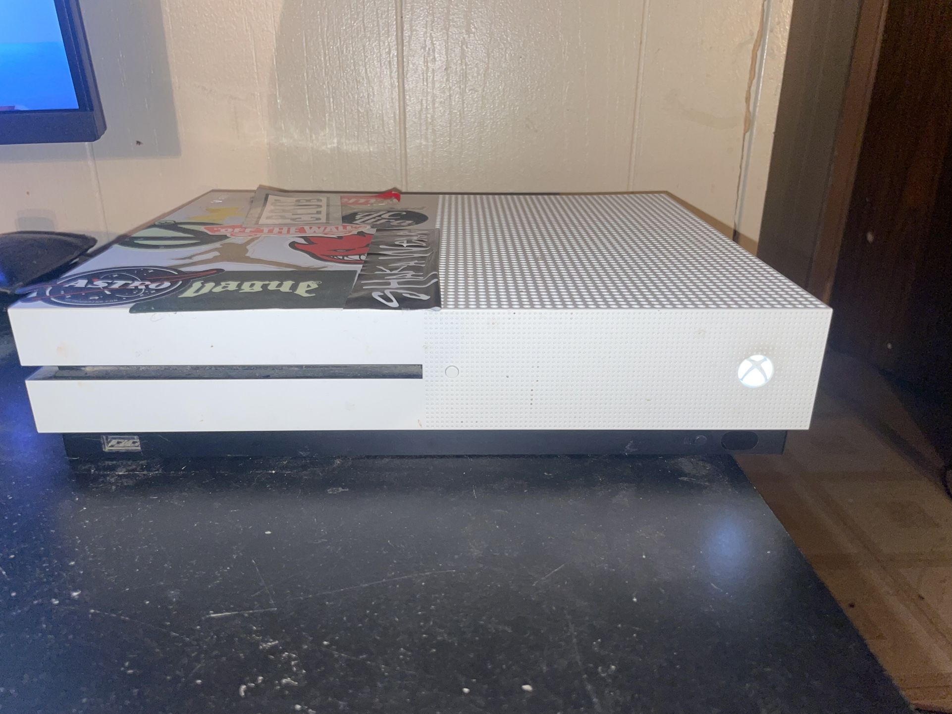 Xbox One S