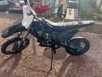 125cc dirtbike (negotiable )
