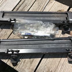 Thule ski racks (bars separate)