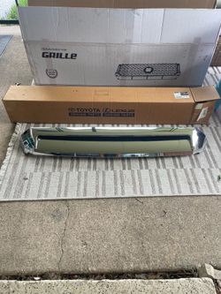 2021 Toyota Tundra chrome hood