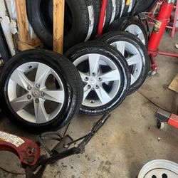 Hyundai 16” Tires Set 