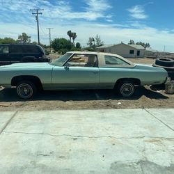 For Sell A 74 Glass House It Has A 350 Engine  It’s Cut For Hydros It Has No Pumps It Is A Project  Car But It Runs  (No Rims) It Is In (Blythe CA