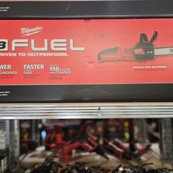 Milwaukee
M18 FUEL 16 in. 18-Volt Lithium-Ion Brushless Battery Chainsaw (Tool-Only)