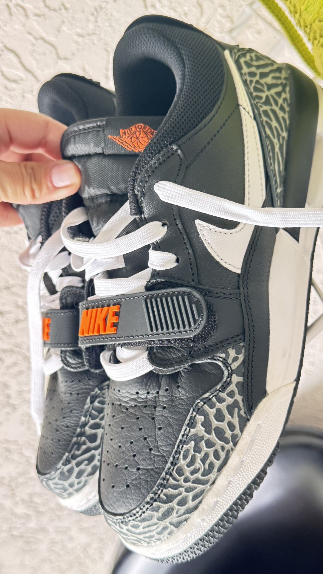 NIKE JORDAN Big Kids Size 7Y