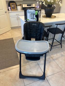 All black Jeep highchair