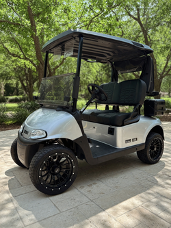 2020 E-Z-GO RXV Golf Cart in new condition