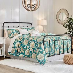 StyleWell Dorley Farmhouse Black Metal King Bed Frame