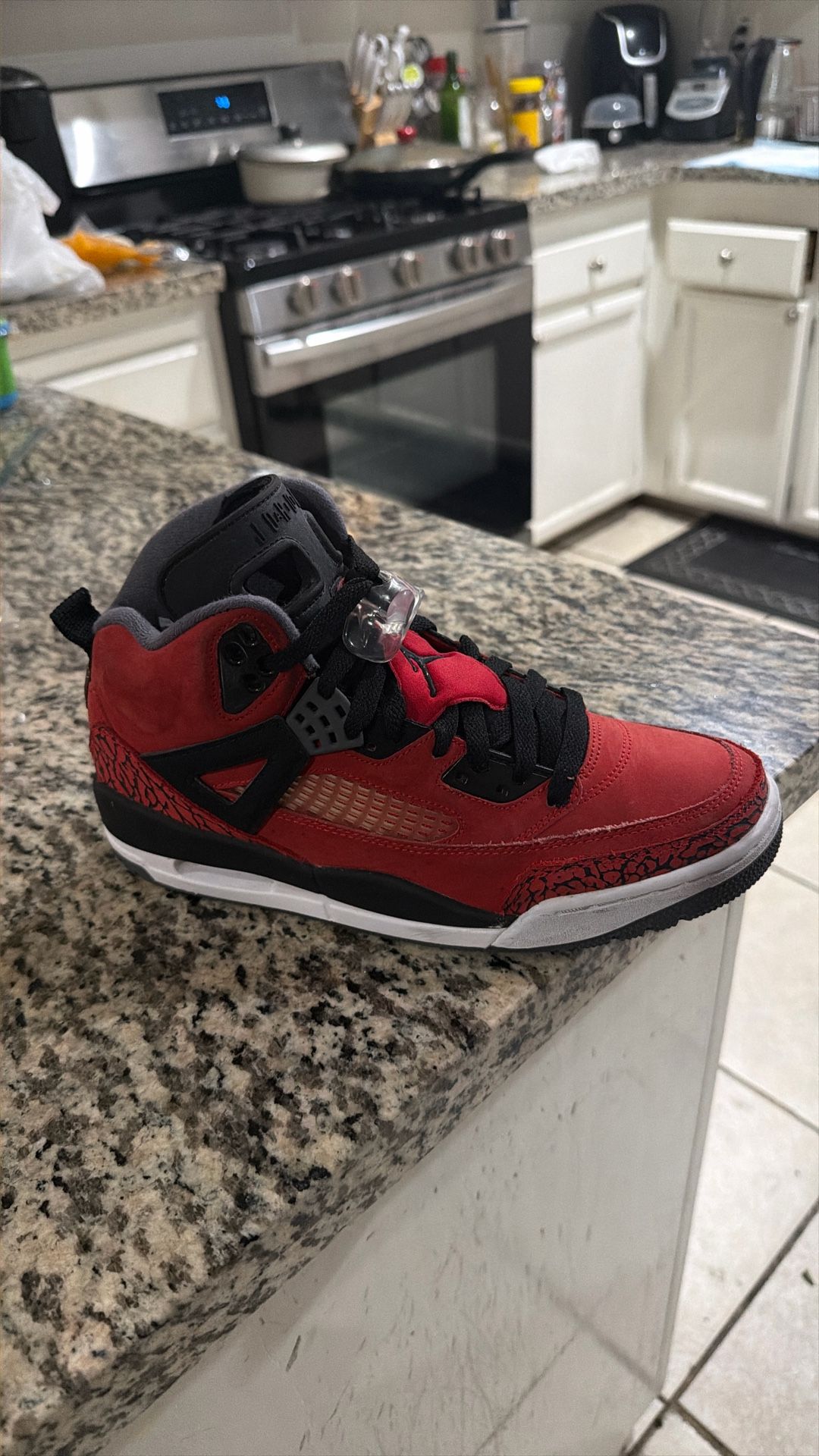 2012 Toro Red Jordan’s!! Great Condition!! Og All In The Box!!!