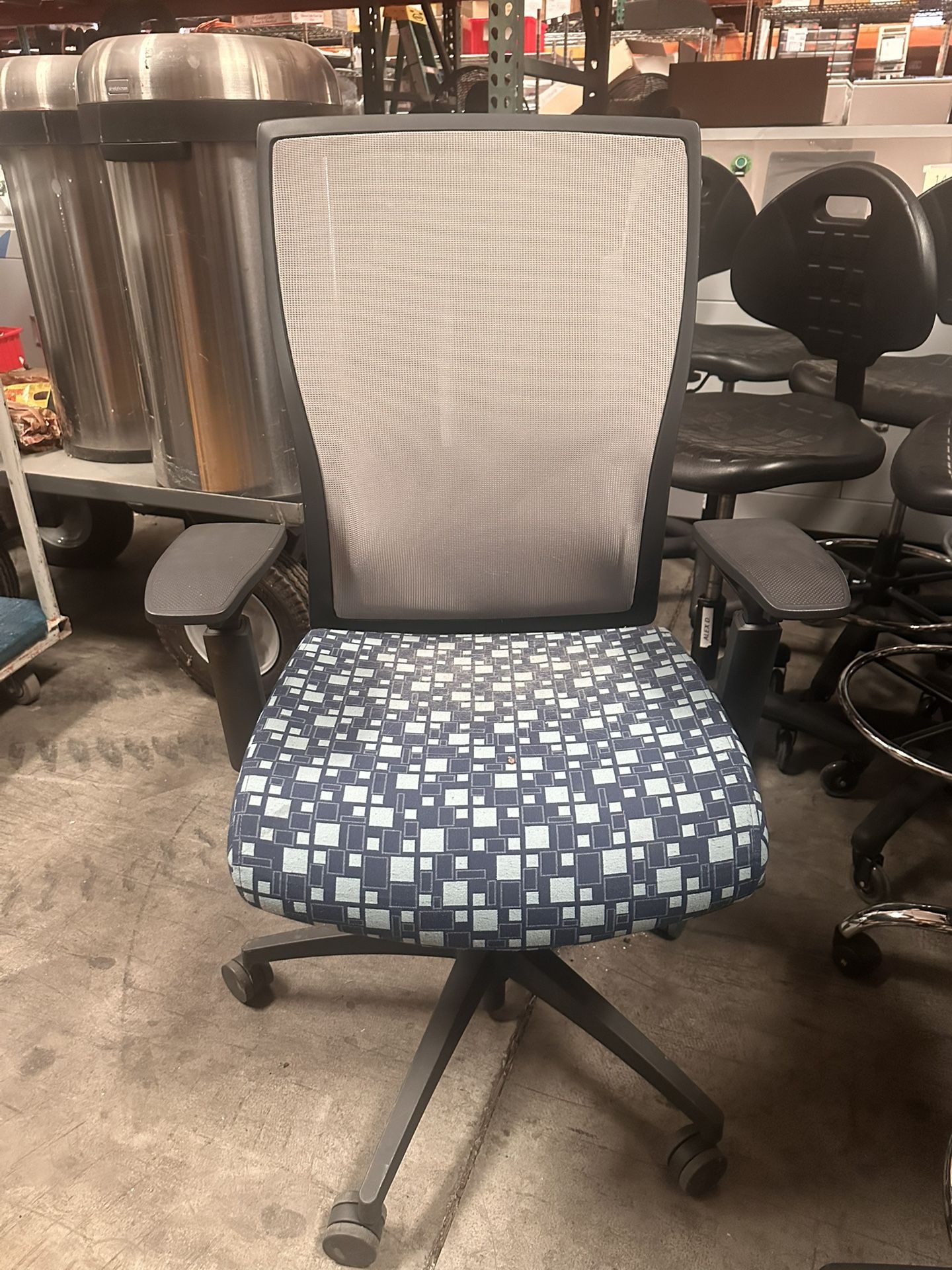 Ergonomic Office Chairs – Mesh Back & Patterned Seat