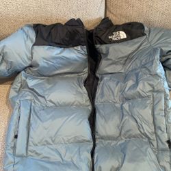 North Face Puffer Jacket Selling ASAP