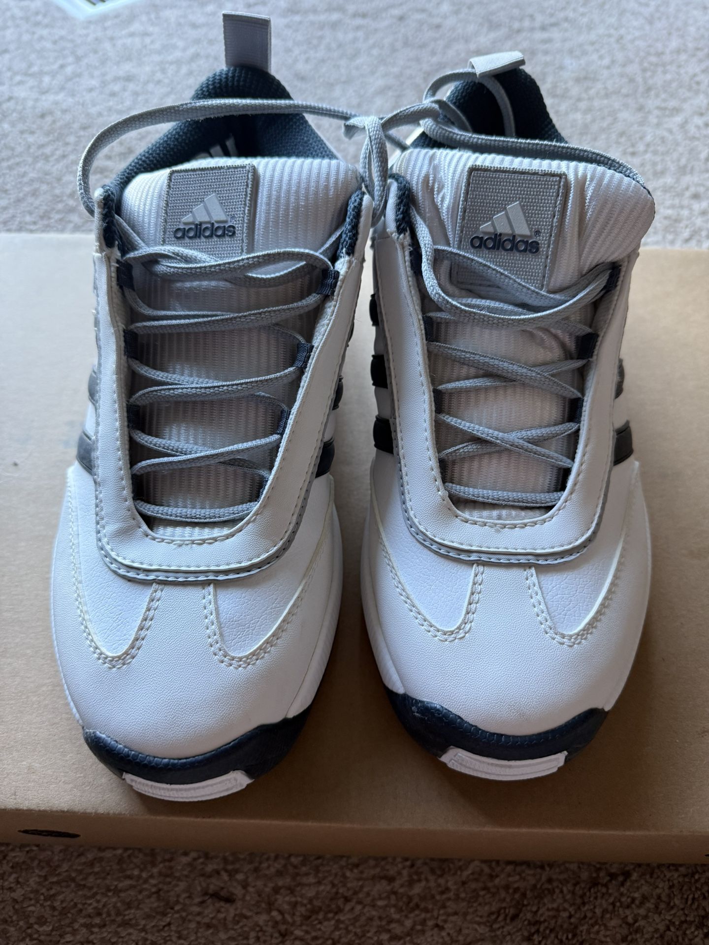 $ 25 Hot……Boy Adidas Shoes Size 7