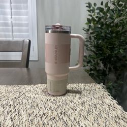 New Stanley 30 oz tumbler pink (rose)