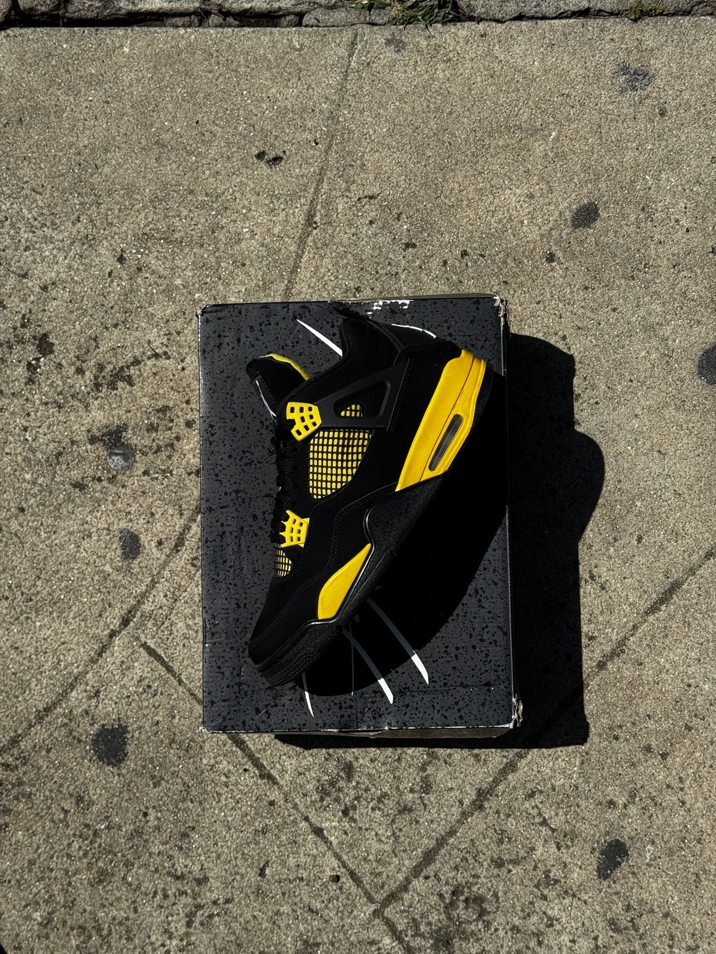 Jordan 4 Yellow Thunder