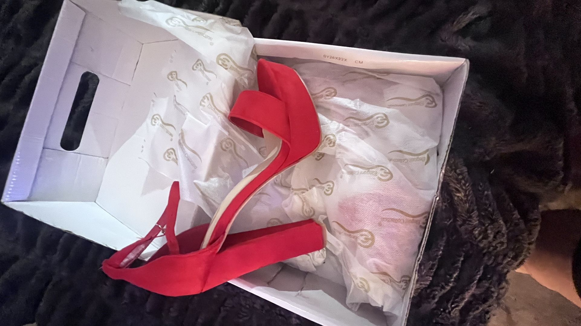 Red heels size 7.5