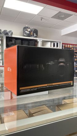 Sony A7 IV Kit w/ 28-70mm