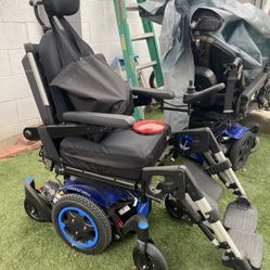 Quickỉe Q300M Mini Power Wheelchair 