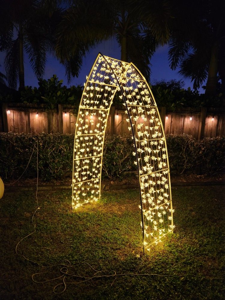 Warm White chasing Flower style LED Christmas Arch / Wedding Arch 7.5'Ft Tall X 5FT wide