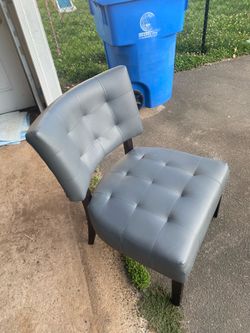 Modern Gray Upholstered Accent/Dining Chair – Excellent Condition