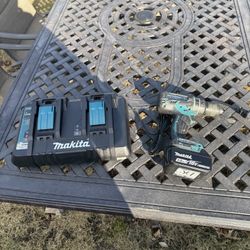 Makita Hammer Drill, 18V 5A Battery And New Dual Charger 